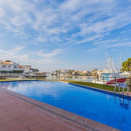 Piso De 2 Habitaciones, 3 Piscinas Y Cerca Del Mar Roses Exterior photo